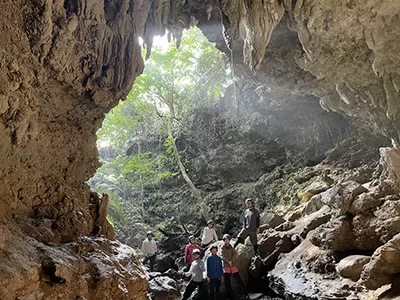西表島ツアー　クーラの鍾乳洞の3つめの洞窟写真